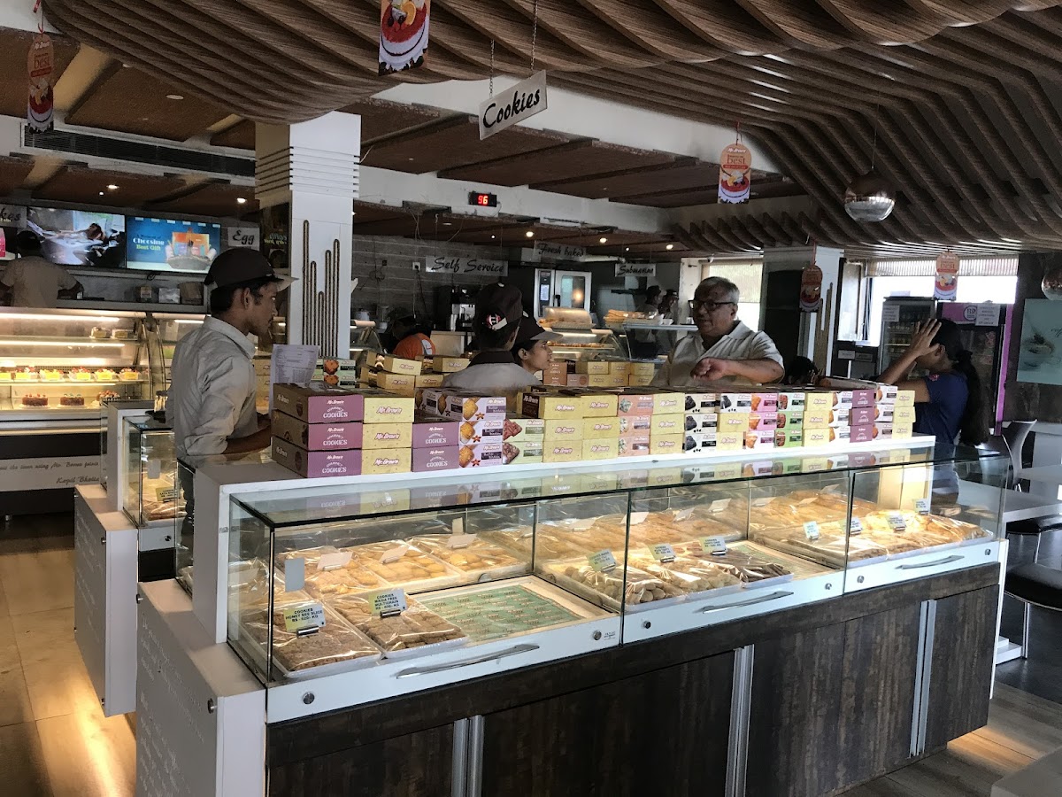 Mr. Brown Bakery (Magnum Plaza, Gomti Nagar)