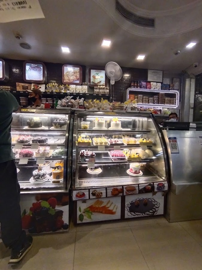 Mr. Brown Bakery (Husariya)