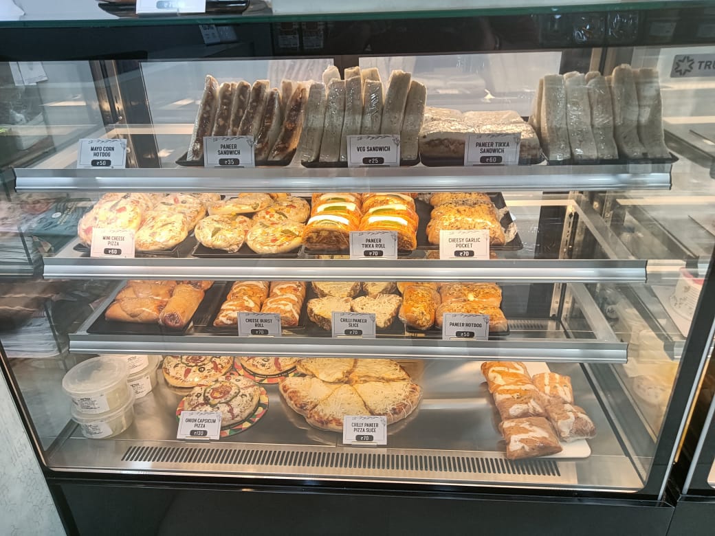 Modern Tea & Modern Bakery - Bakery in Old Labour Colony, 
