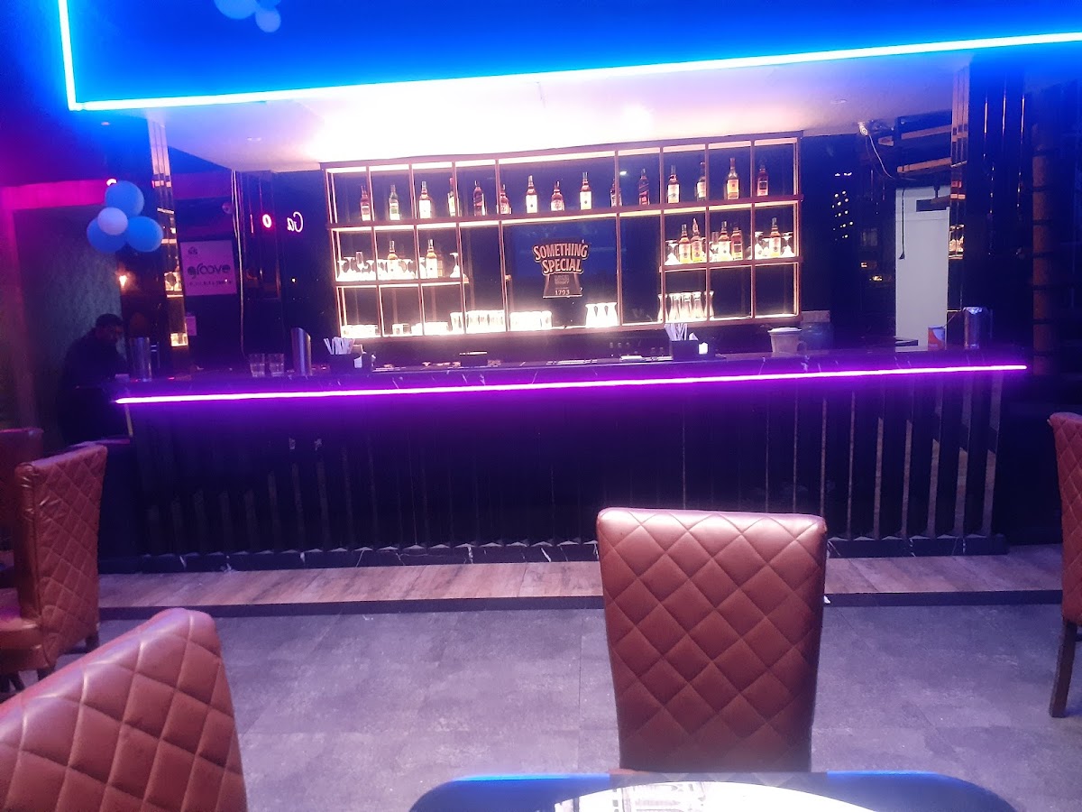 Groove -Lounge, Bar & Rooftop