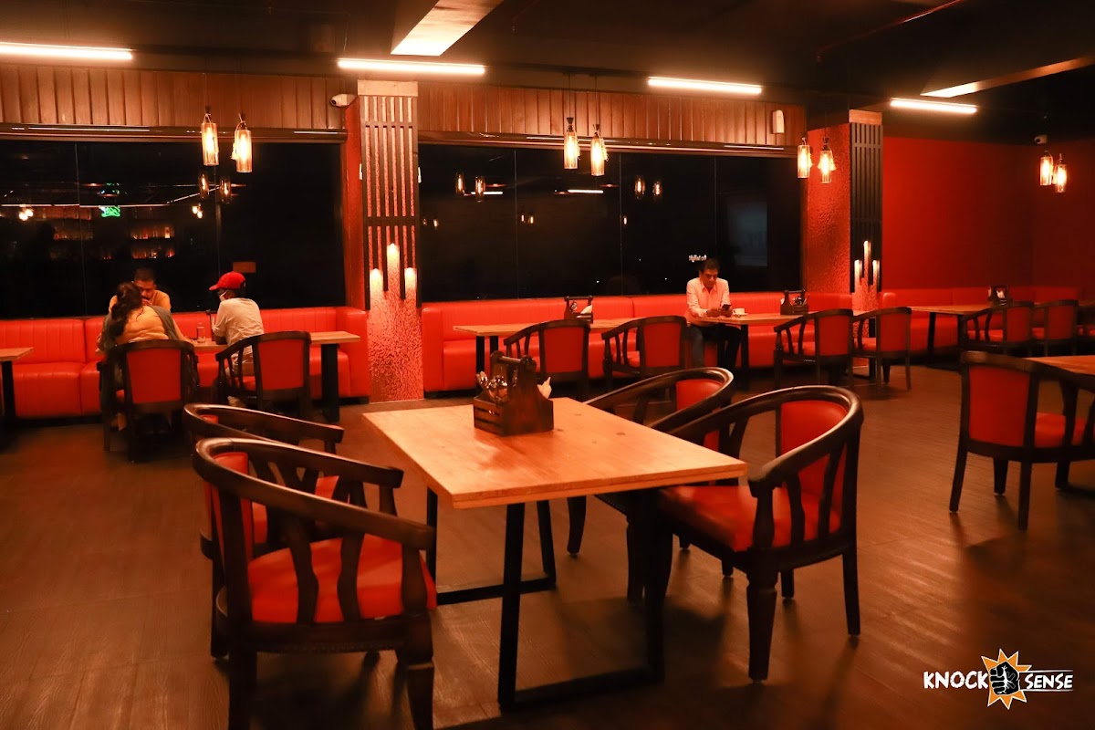The Twilight Kitchen And Bar - Bar in Jankipuram, 