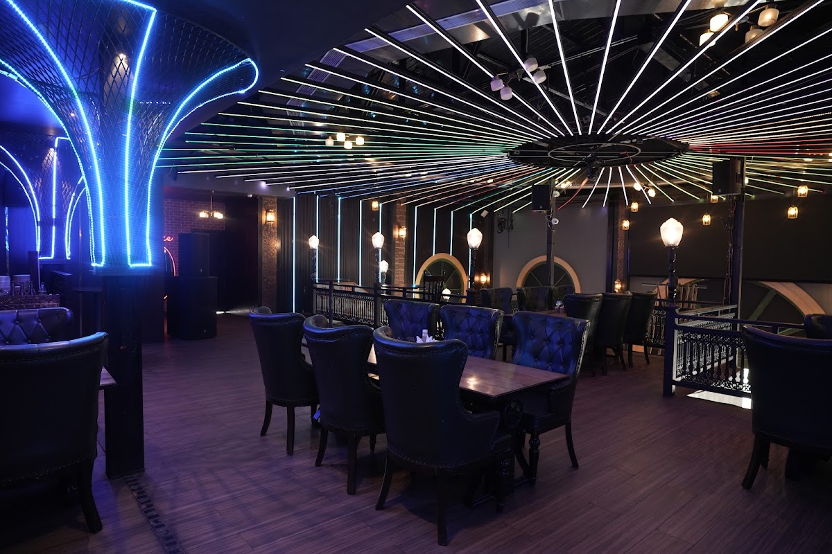 The Admiral Restaurant & Bar - Bar in Gomti Nagar, 