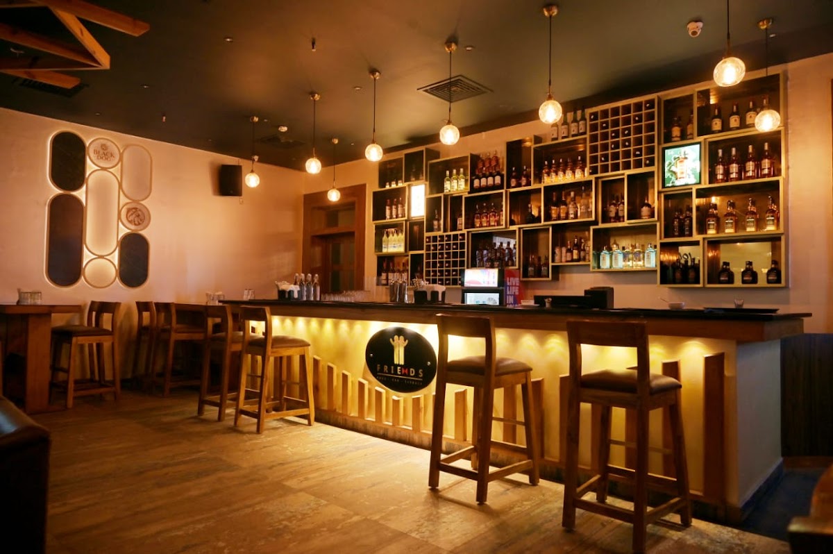 Friends Bar & Restaurant