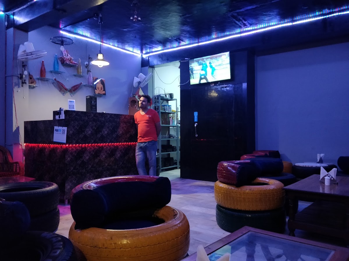 The Water Pipe TWP - Bar in Chandralok, 