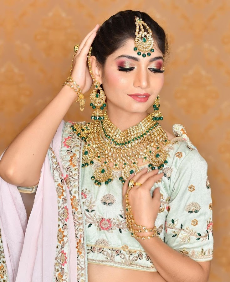 Vr Unisex Salon - Beauty Parlour in Aishbagh, 