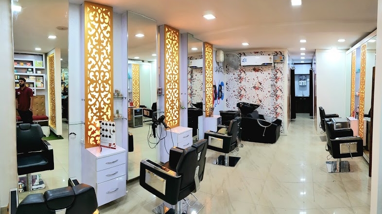 Kavita Makeup & Hair Studio - Beauty Parlour in LDA Colony, 