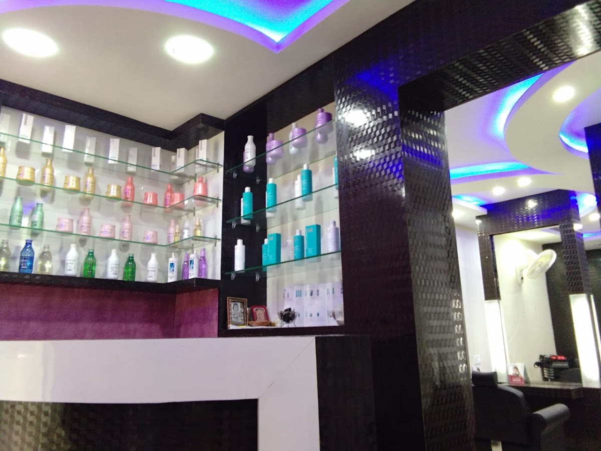 LS Glam Hair & Make Up Lounge - Beauty Parlour in Hazratganj, 