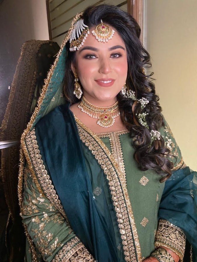 Tanushree Glamour Look Salon and Academy - Beauty Parlour in Charbagh, 