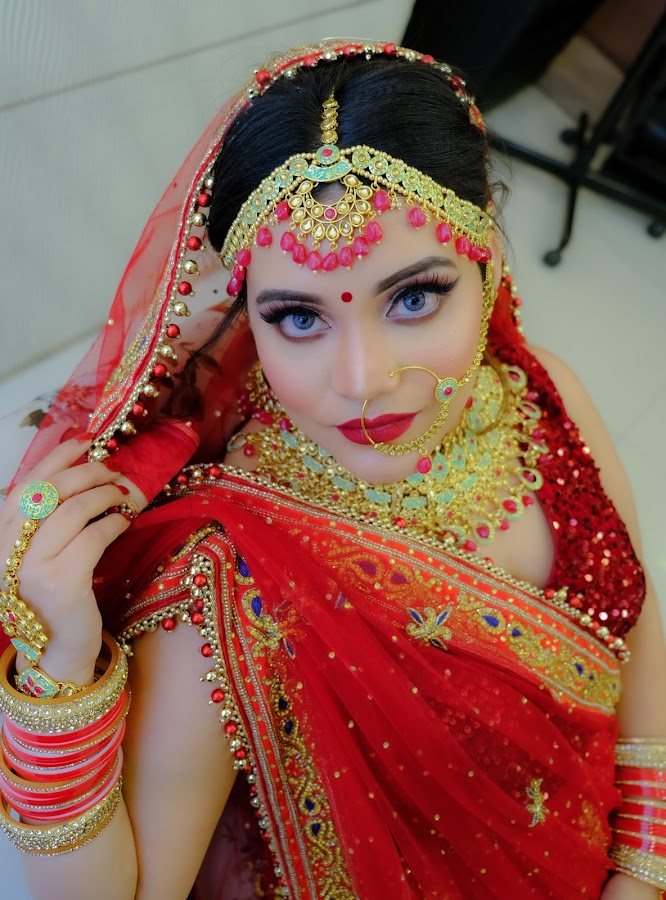 Rachna Makeover - Beauty Parlour in Butler Colony, 