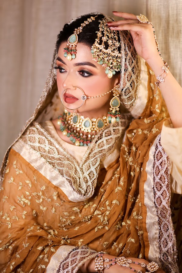 The Top Knot - Beauty Parlour in Mahanagar, 