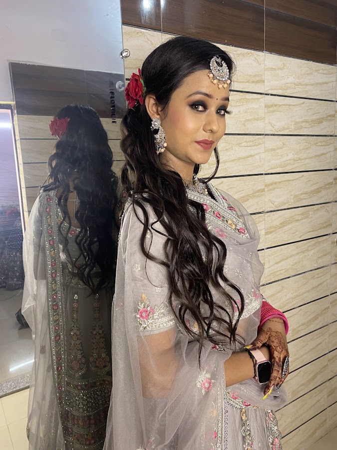 Ishita Gulati Studio - Beauty Parlour in Charbagh, 