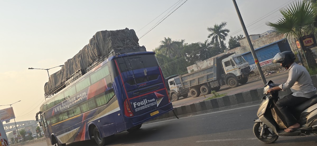 Fouji Travels - Bus Service in Alambagh, 