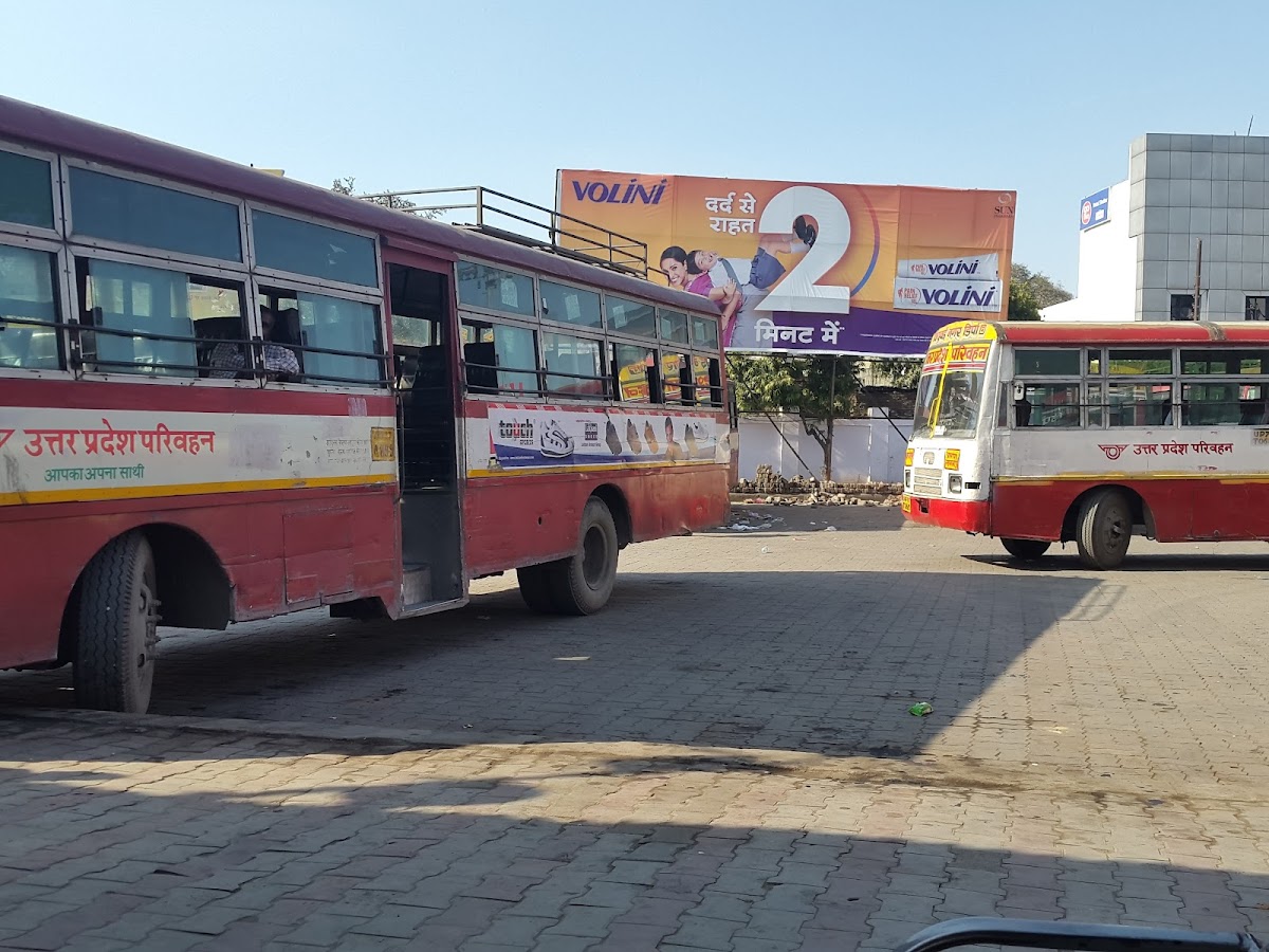 Lucknow City Transport Service Limited - Bus Service in Charbagh, 