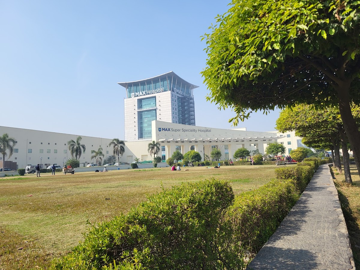 Max Hospital Emergency and Trauma Centre - Hospital in Gomti Nagar, 