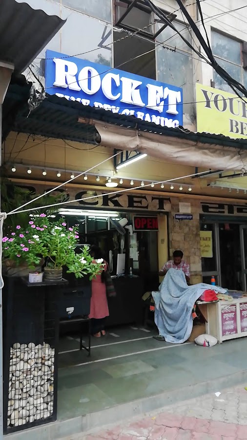 Rocket Dyers & Dry Cleaners - Laundry in Aliganj, 