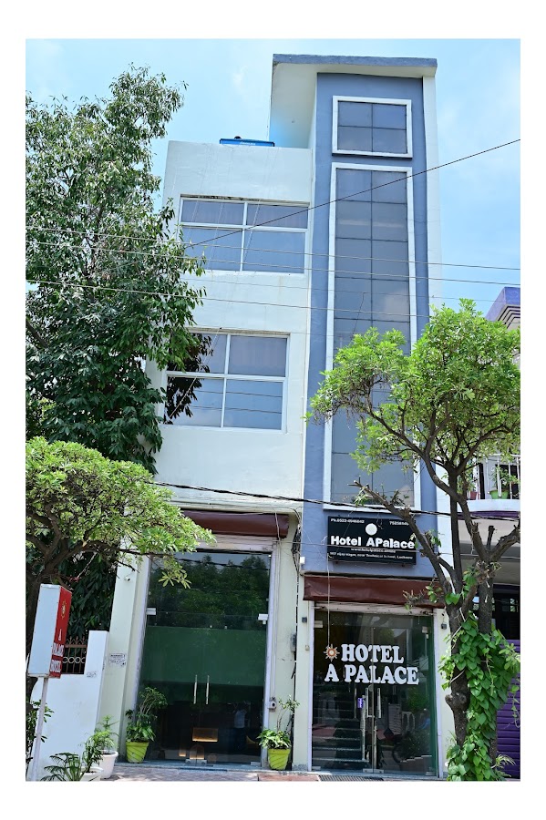 HOTEL A PALACE