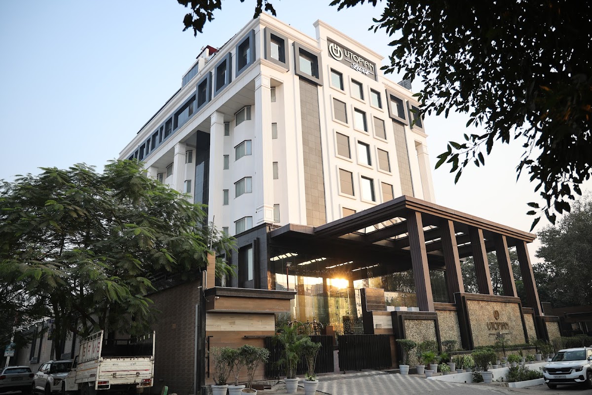 Hotel Aarya