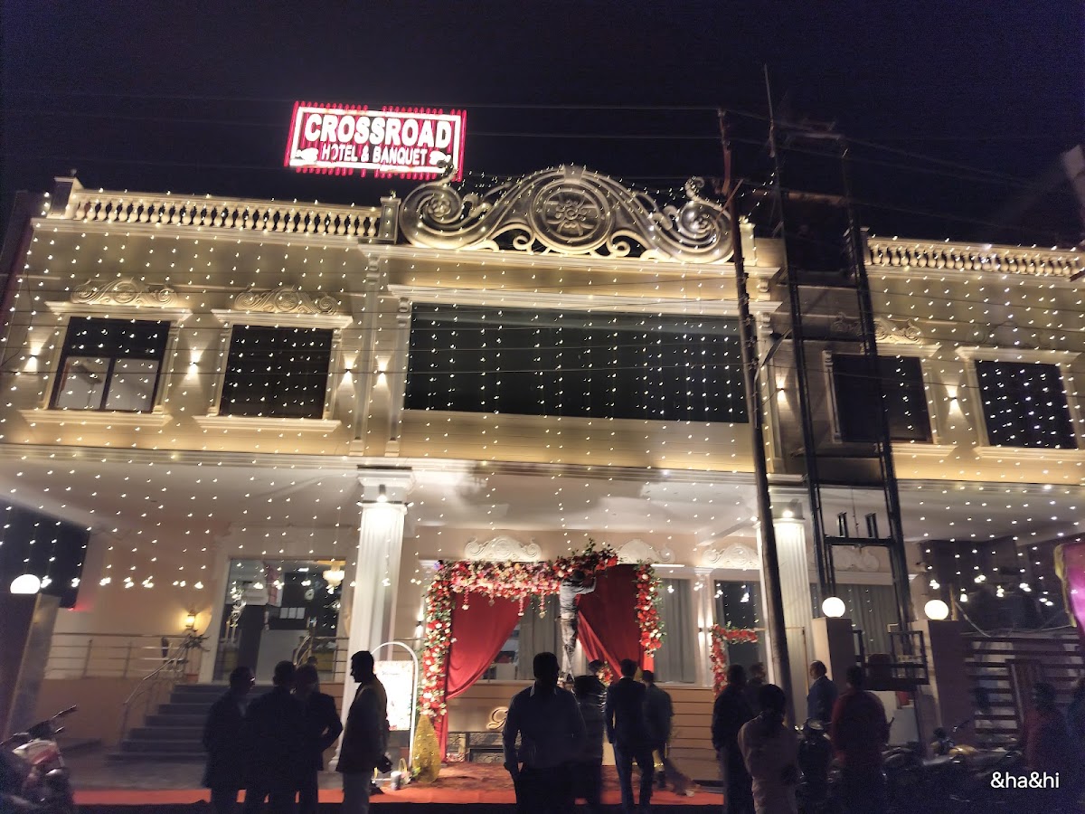 Hotel Crossroad