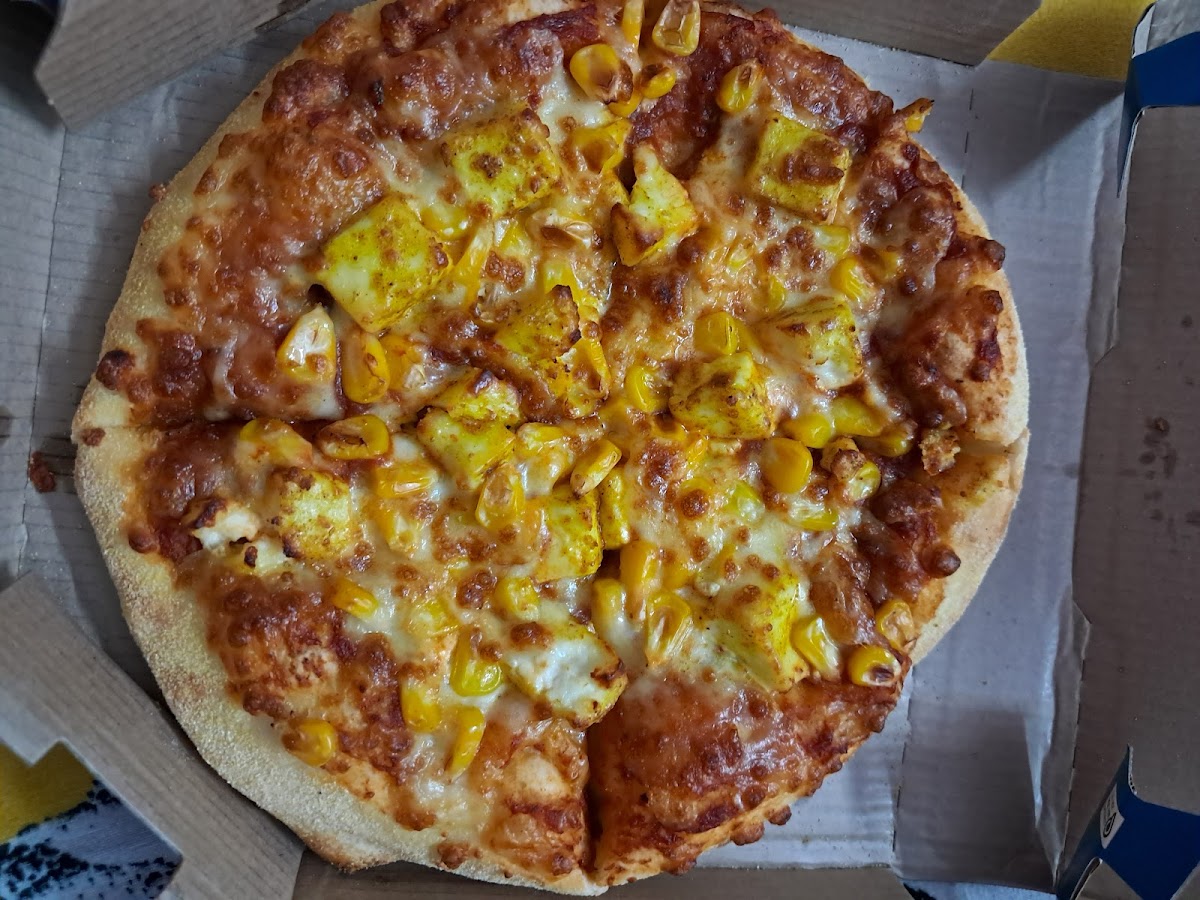 Dominos | Hazratganj