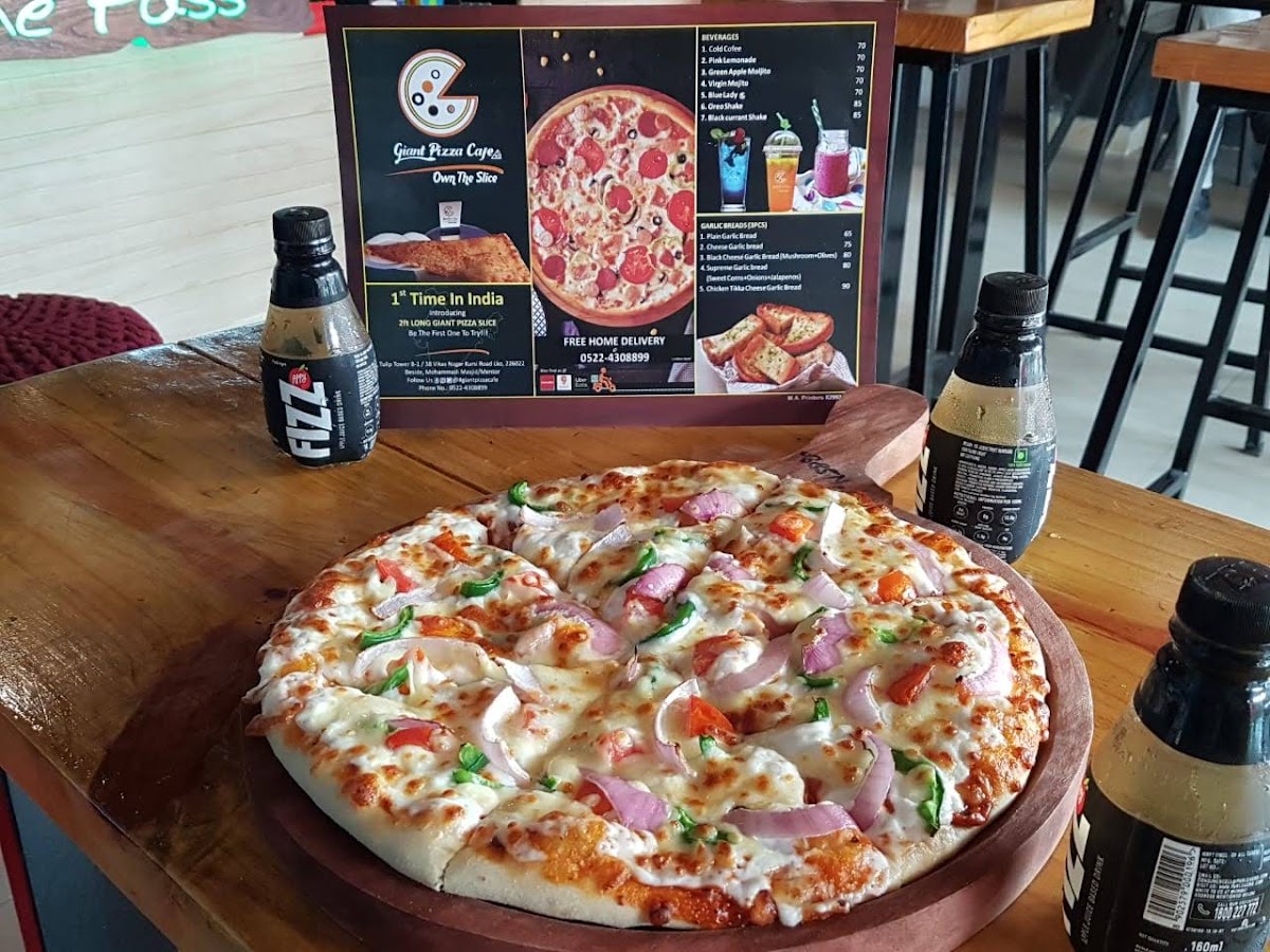 Giant Pizza Cafe