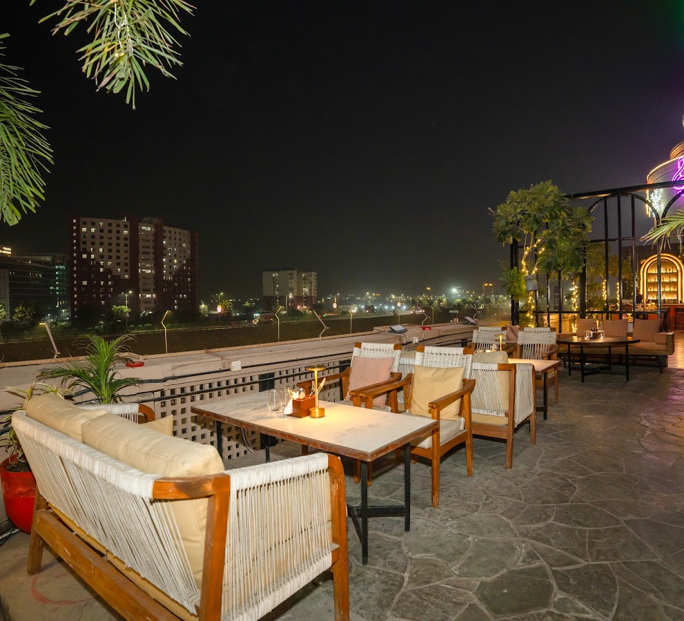 Ishaara - Restaurant in Lucknow, 