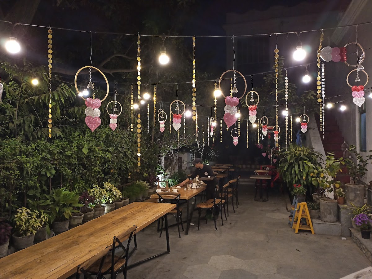 The Cherry Tree Cafe - Cafe / Coffee Shop / Tea in Hazratganj, Lucknow