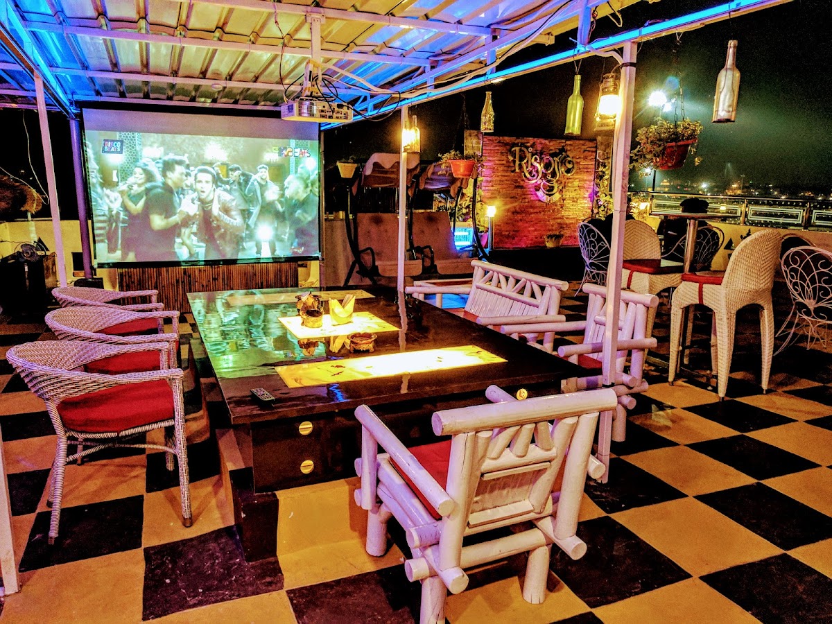 Risotto Cafe and Lounge - Cafe / Coffee Shop / Tea in Jiamau, Lucknow