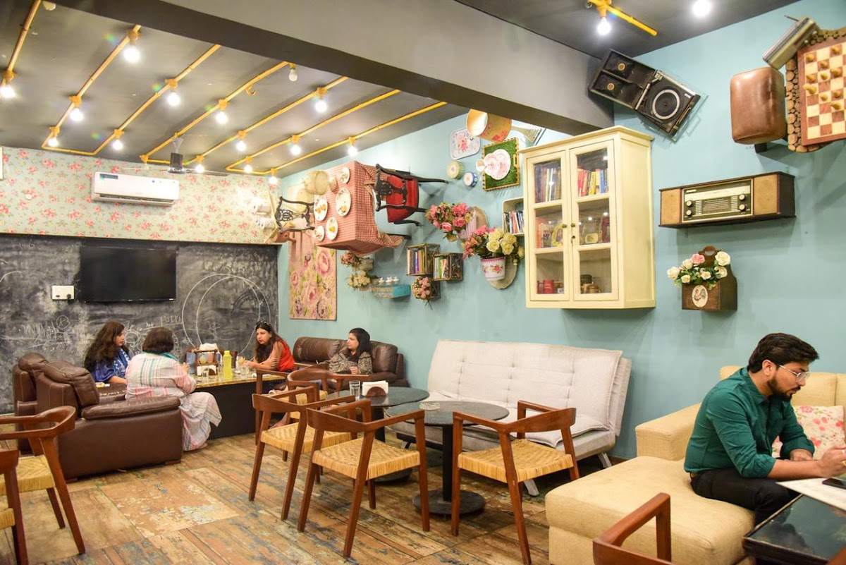 The Coffee Crest - Cafe / Coffee Shop / Tea in Mahanagar, Lucknow