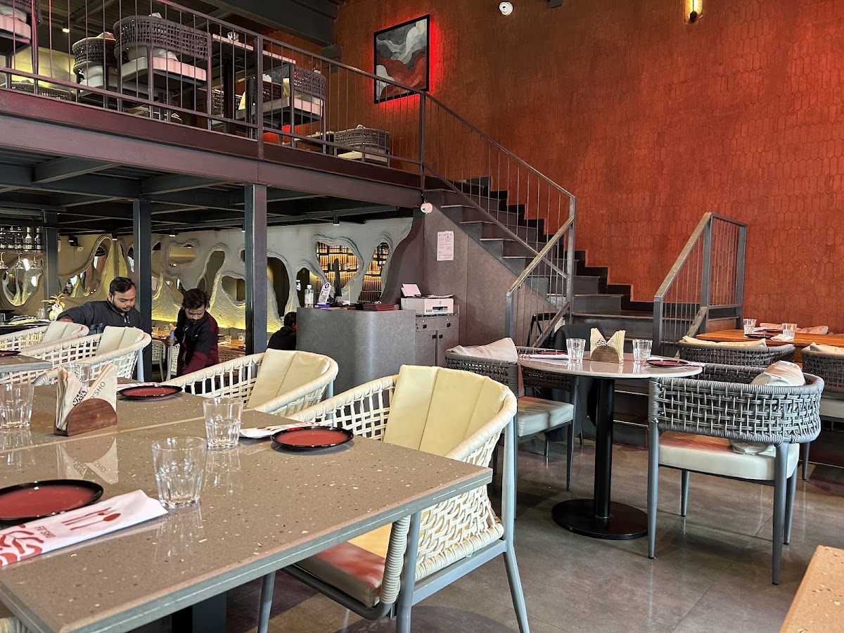 FO’SHO - Pan Asian & Italian Bistro - Cafe / Coffee Shop / Tea in Hazratganj, Lucknow