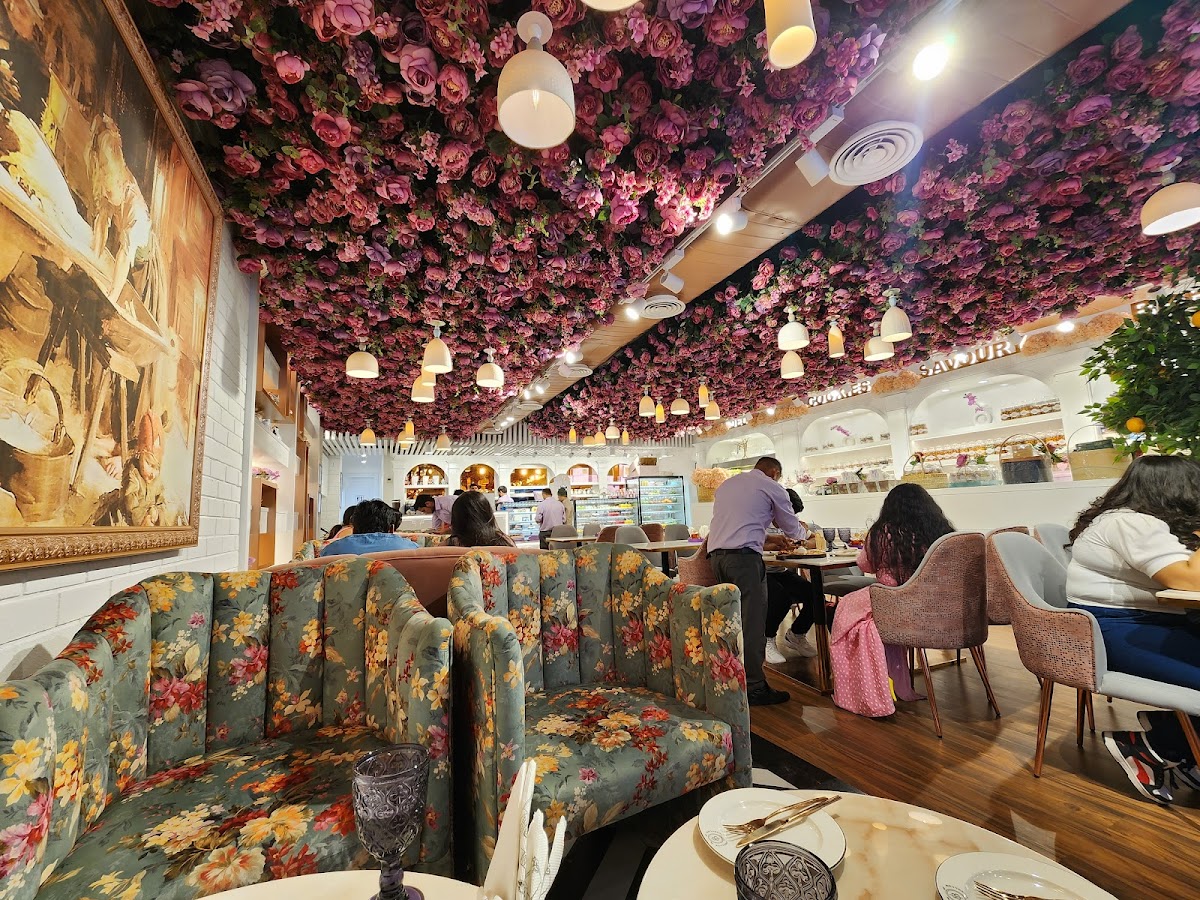 Buttercup Bungalow - Cafe / Coffee Shop / Tea in Chowraha, Lucknow