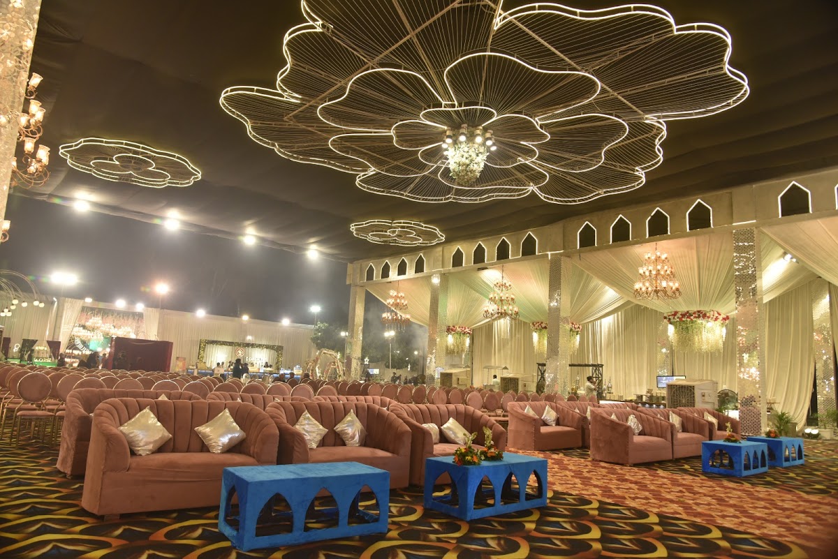 Royal Cafe & Green Banquet - Cafe / Coffee Shop / Tea in Hazratganj, Lucknow