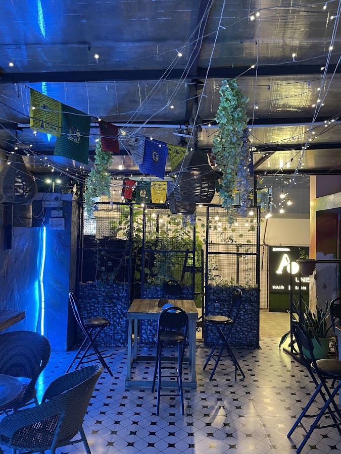 Gulli's Cafe - Cafe / Coffee Shop / Tea in adjacent to sweat & blood gym, Lucknow