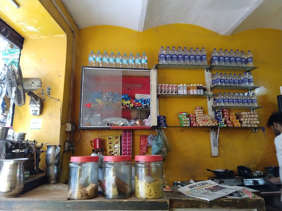 Friends Cafe - Cafe / Coffee Shop / Tea in Hazratganj, Lucknow