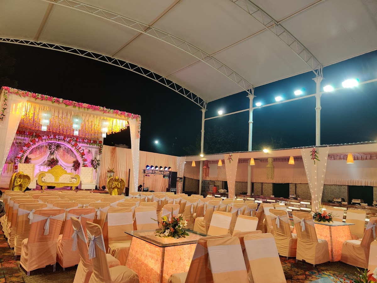 Brijwasi Lawn