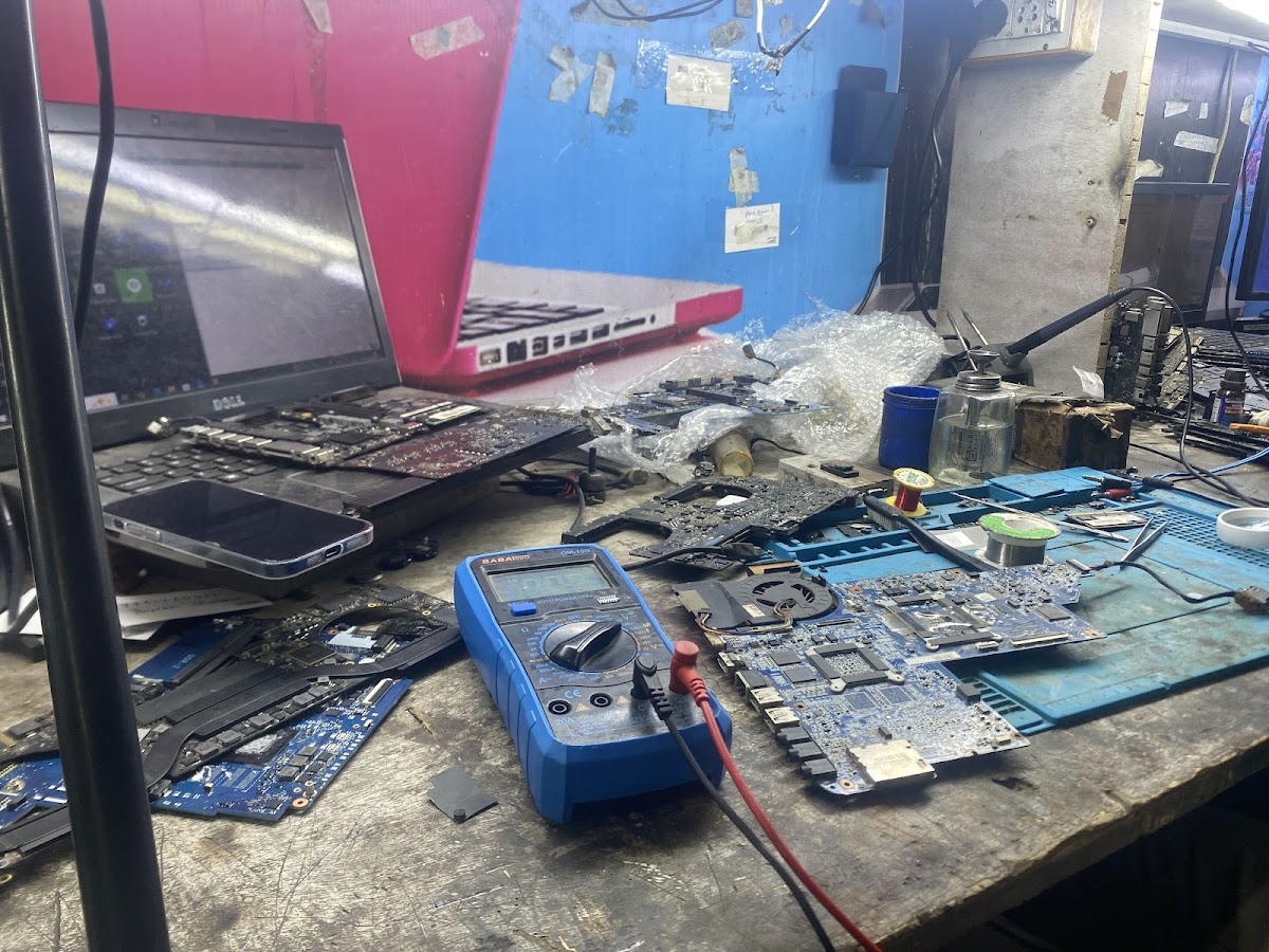 The Helpteach It Computer Laptop Repair Shop