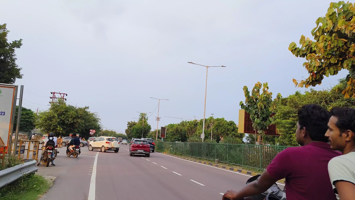 Cantt Road Lucknow