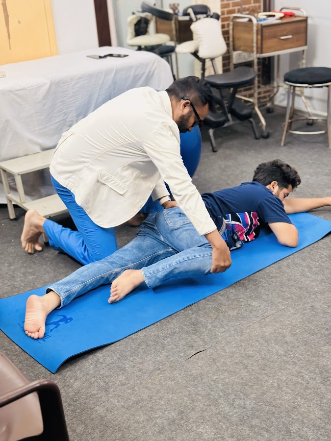 Fiton Physiotherapy Clinic - Gym in Hazratganj, 
