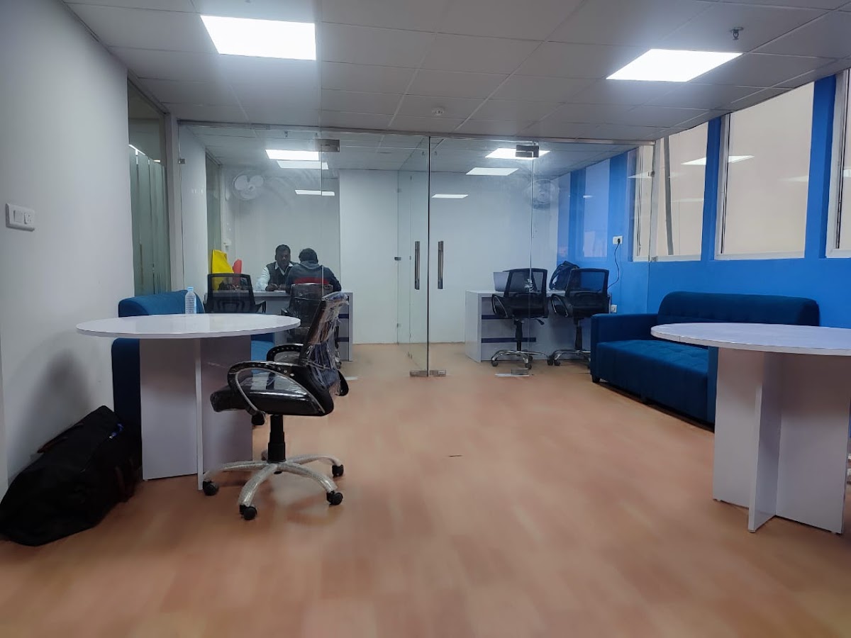 Sri Chaitanya Academy - IIT JEE & NEET Coaching - Coaching Centre in Hazratganj, 