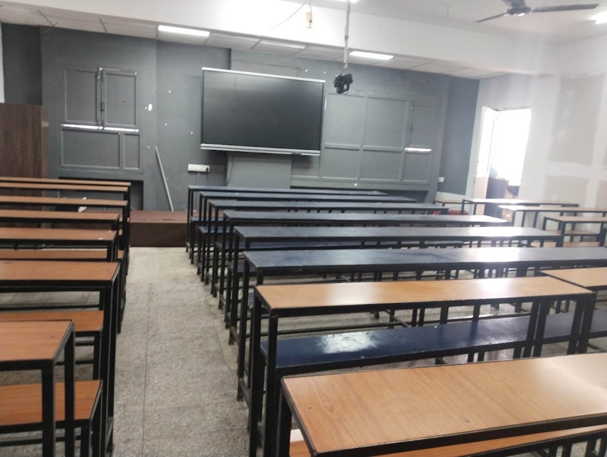 Neet Biologica - Coaching Centre in Hazratganj, 