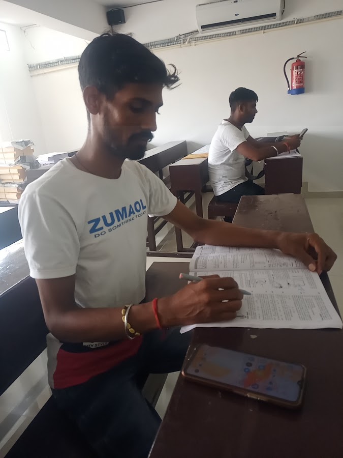 Vishnoi Chemistry Classes - Coaching Centre in Hazratganj, 