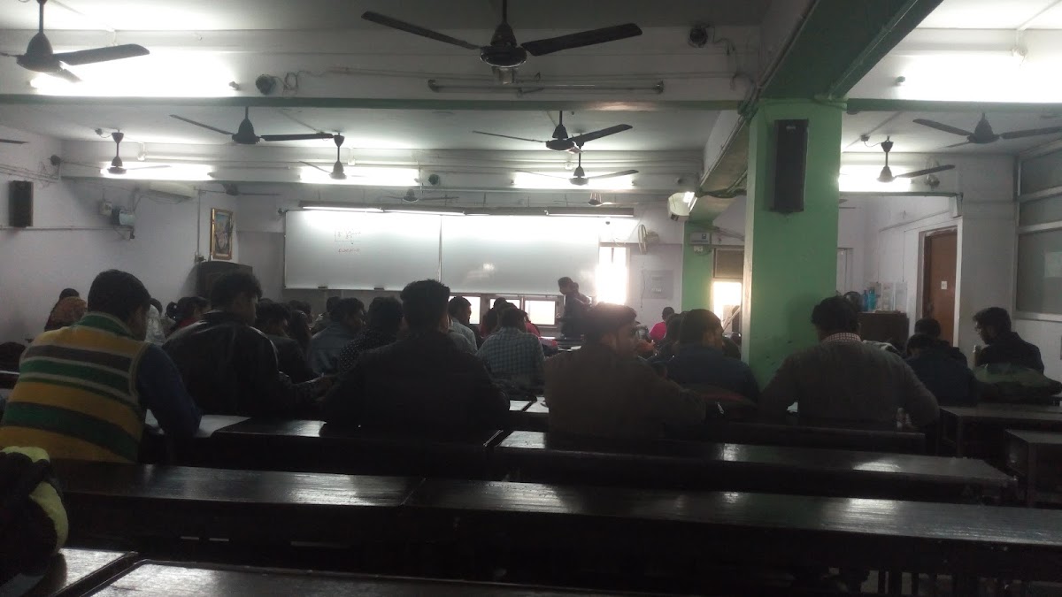 SV Physics - NEET Physics by Satish Verma - Coaching Centre in Hazratganj, 
