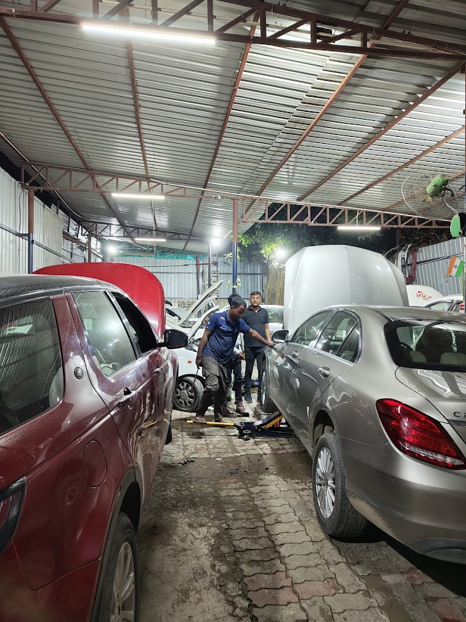 Car Medic Motors - Luxury Services & Repair - Car Repair in Gomti Nagar, 