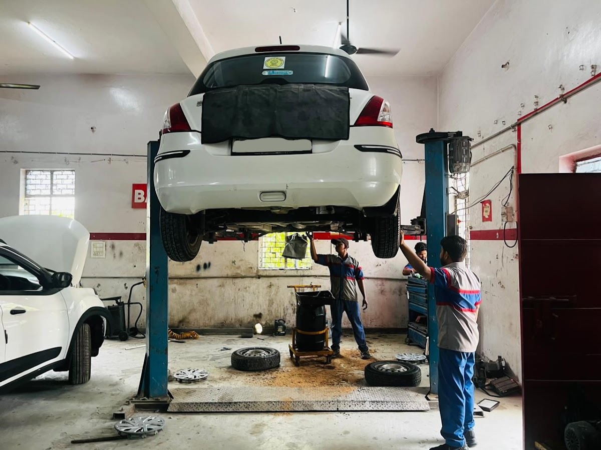 Gomechanic Accessories - Car Stereo Shop - Car Repair in Hazratganj, 