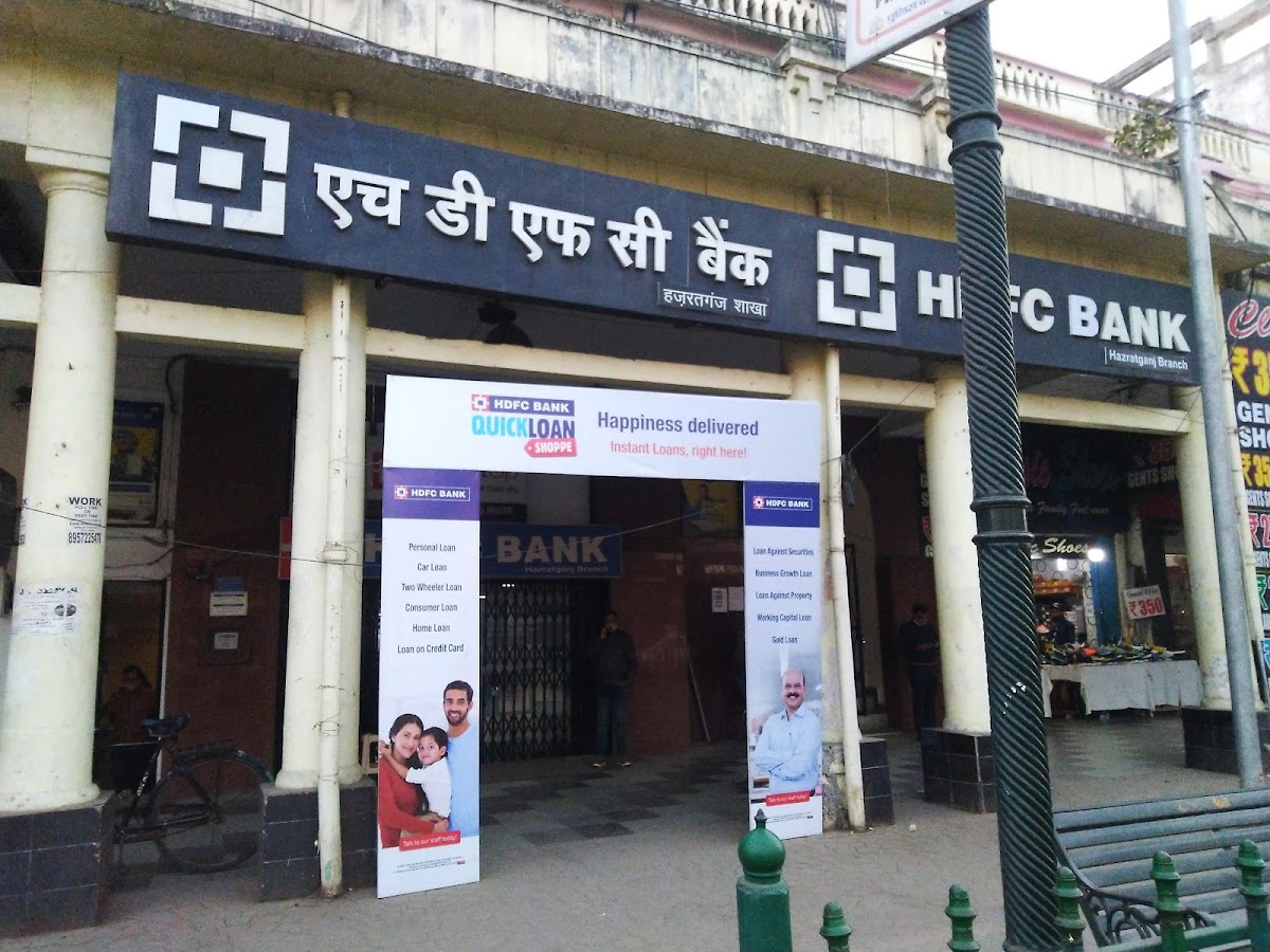 HDFC Bank - Bank in Hazratganj, 