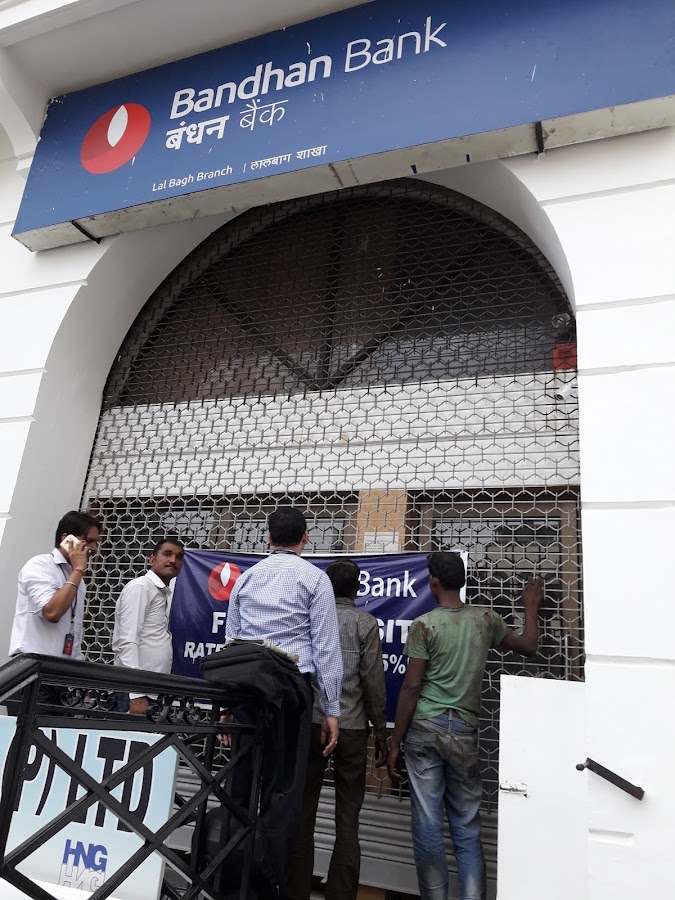 SBI - Bank in Hazratganj, 