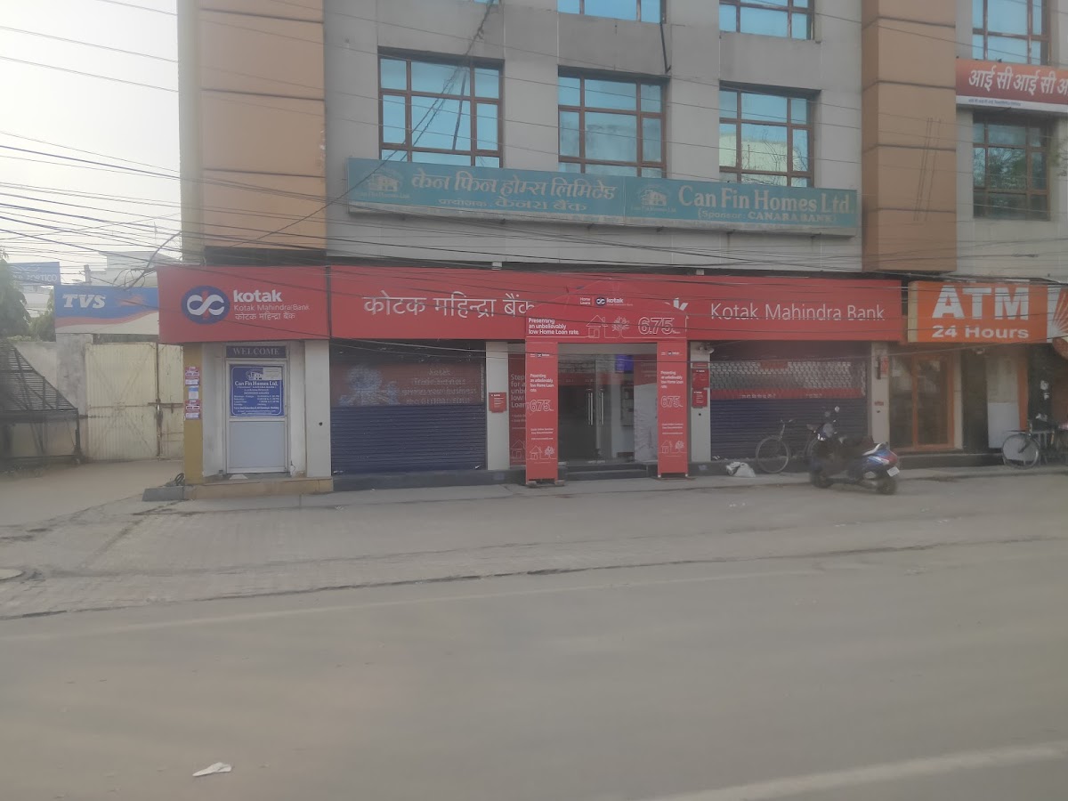 Bank of Baroda - Bank in Hazratganj, 