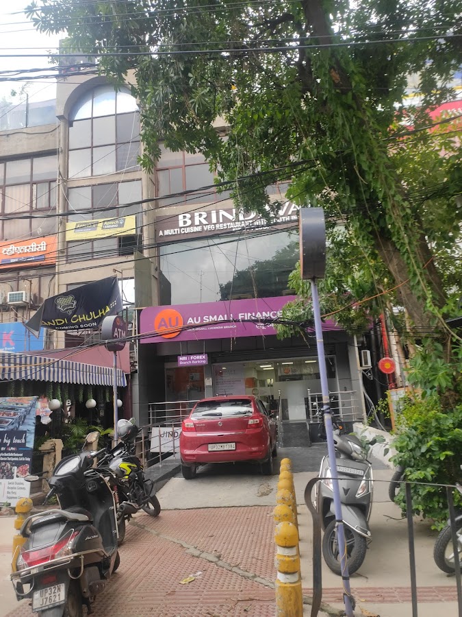 Au Small Finance Bank - Bank in Hazratganj, 