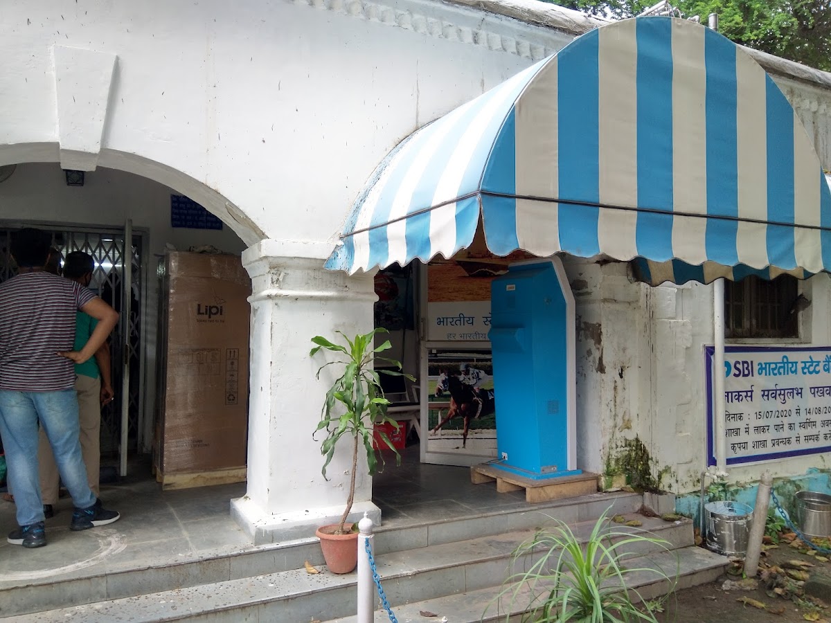 SBI Defence Banking Station H. Qtr. Branch Lucknow - Bank in Cantonment, 