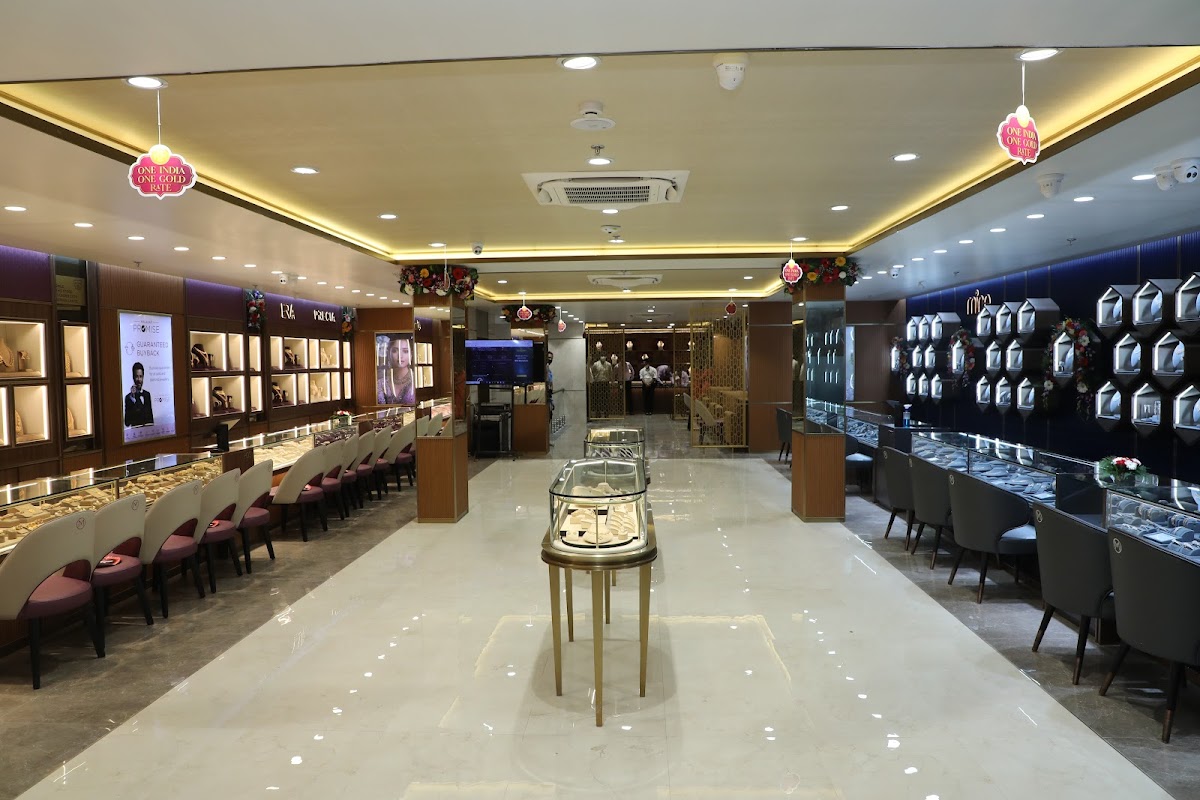 Malabar Gold And Diamonds - Jewellers in Hazratganj, 