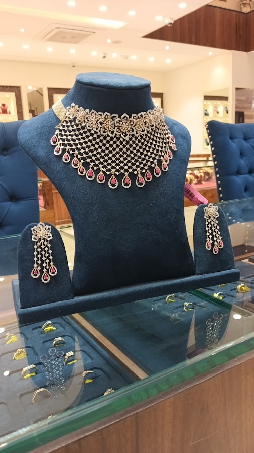 Senco Gold & Diamonds - Jewellers in Hazratganj, 